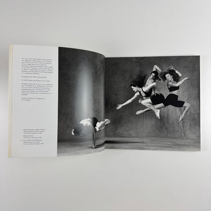 Breaking Bounds. The Dance Photography of Lois Greenfield by William A. Ewing | Thames & Hudson, 1992
