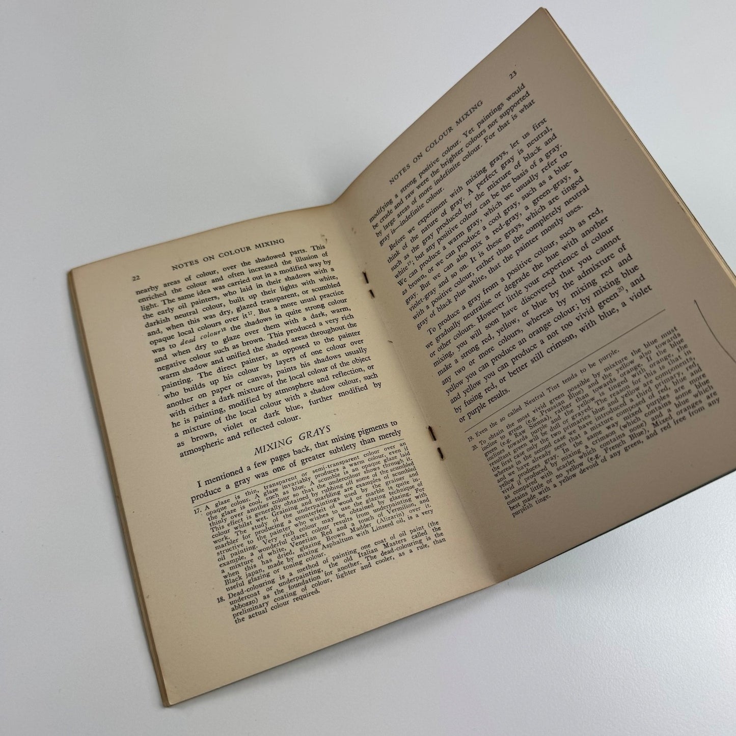 Notes on Colour Mixing by Hesketh Hubbard. Winsor & Newton, 1st edition 1947