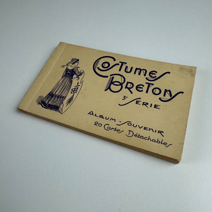 Small booklet/souvenir with twenty postcards 'Costumes Bretons' Bretony | Editions E. Hamonic