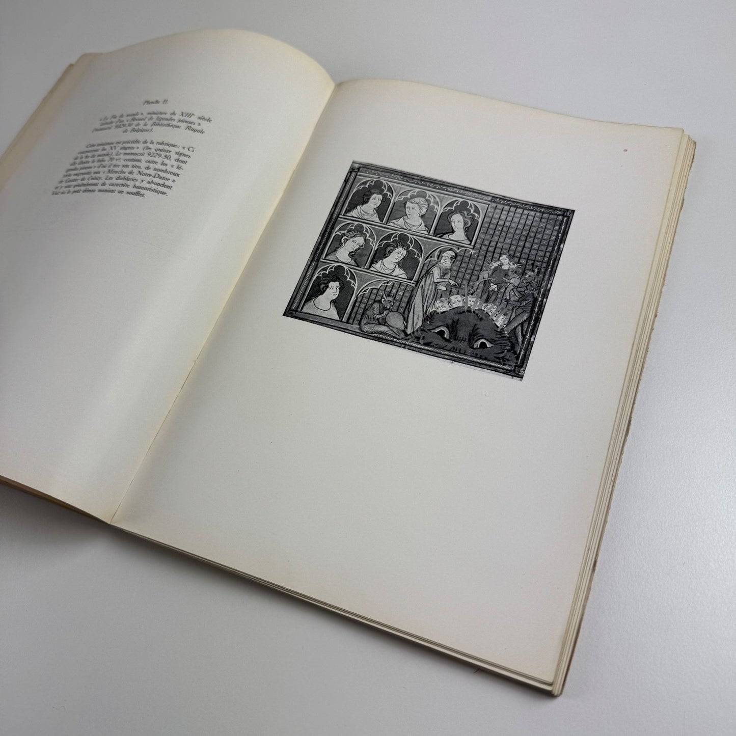 Le fantastique dans l’art Flamand by Paul Fierens. Éditions du Cercle d’art 1947