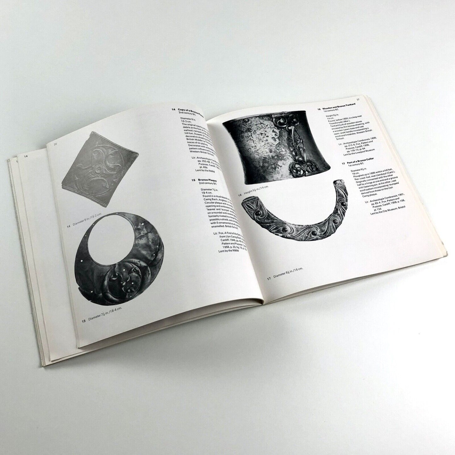 Art in Wales: a survey of four thousand years to AD 1850 | Gordon House design | 1989 catalogue