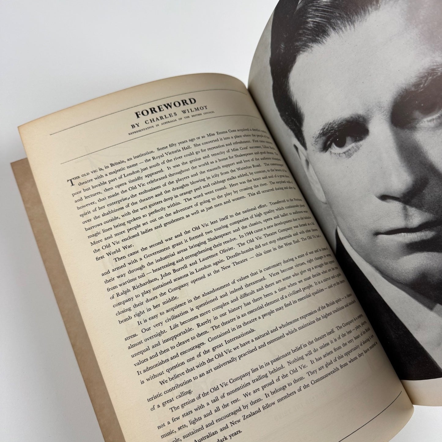 The Old Vic Theatre Company. Tour of Australia New Zealand edited by Tatlock Miller | British Council 1948