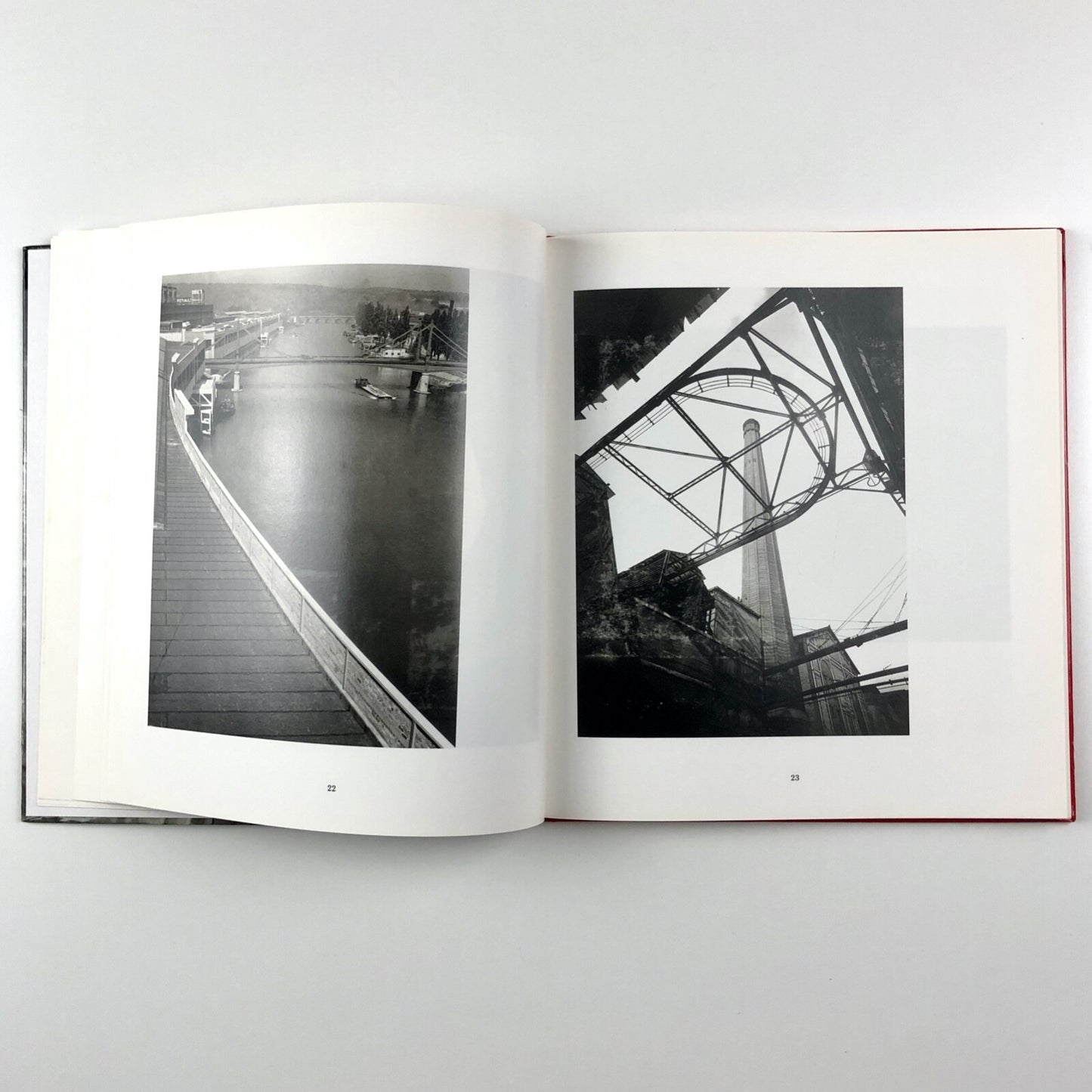 Renault In the Thirties by Robert Doisneau | Nishen 1990 | English edition