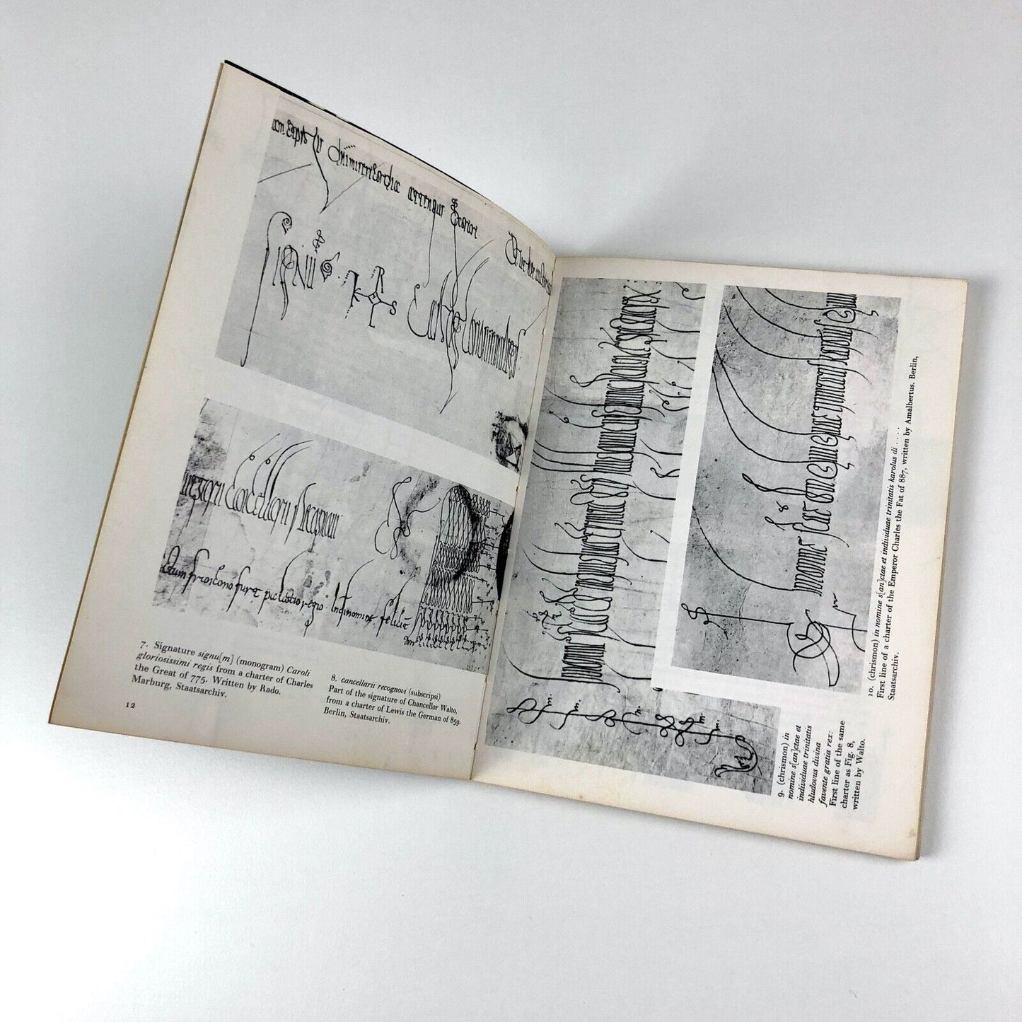 Lettering as Drawing. The Moving Line by Nicolete Gray | Oxford University Press, 1970