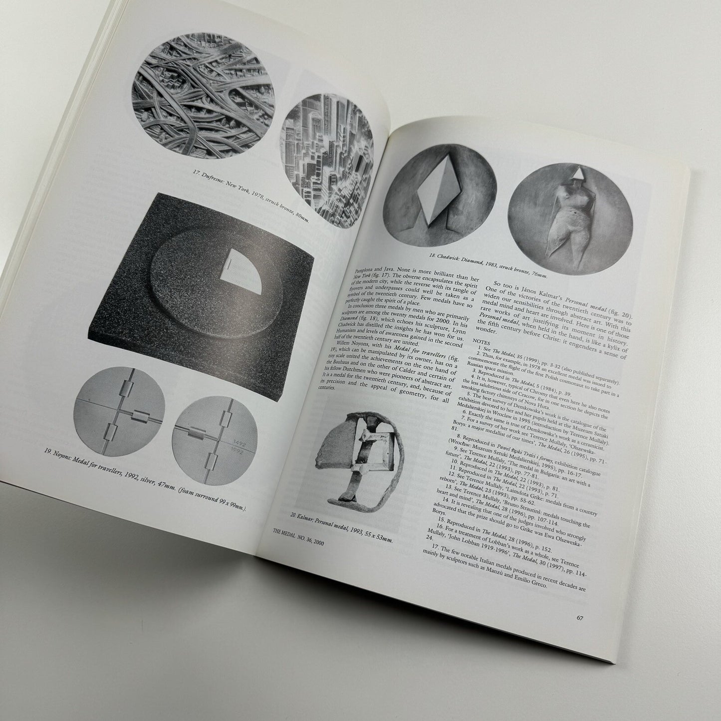 The Medal. British Art Medal Society BAMS journal. Issue No. 36, Spring 2000