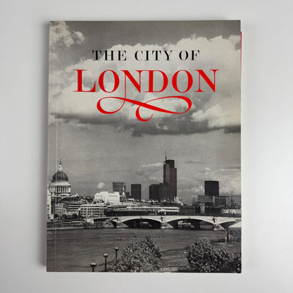 The City of London. The official guide. undated 1970/80s + Guildhall leaflet