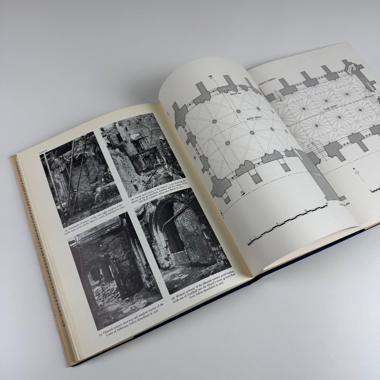 The Medieval Guildhall of London Caroline M. Barron Corporation of London, 1974