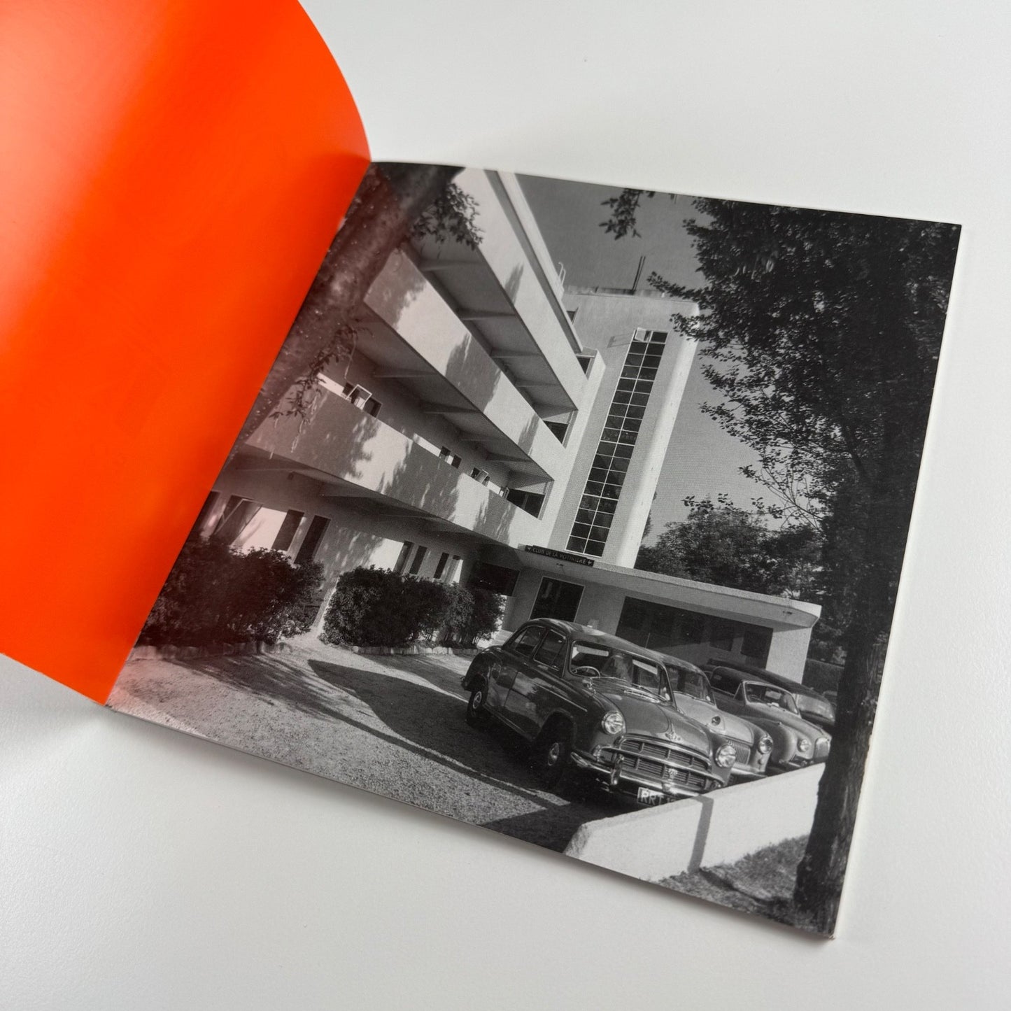 Isokon for ease for ever by Alastair Grieve | Isokon Plus, 2004