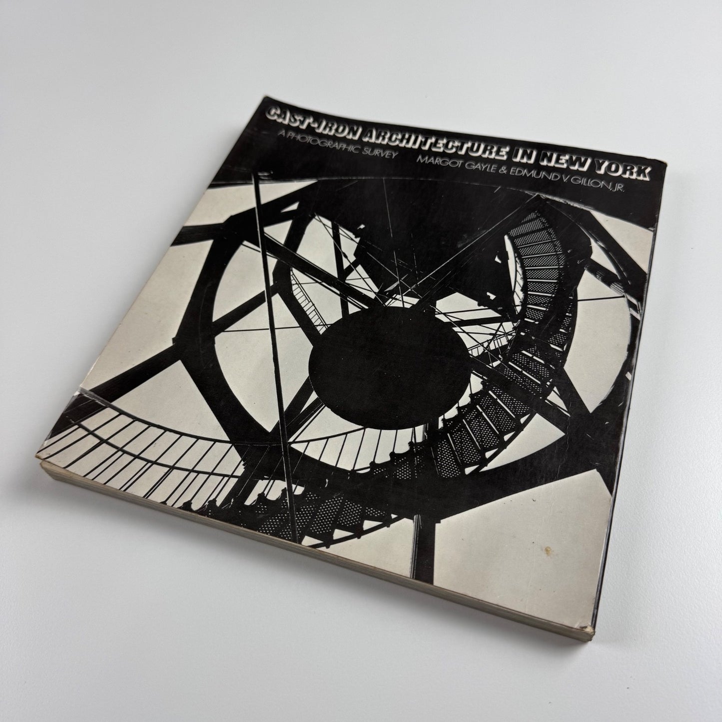 Cast-iron architecture in New York. A photographic survey by Margot Gayle & Edmund Gillon, Dover, 1974