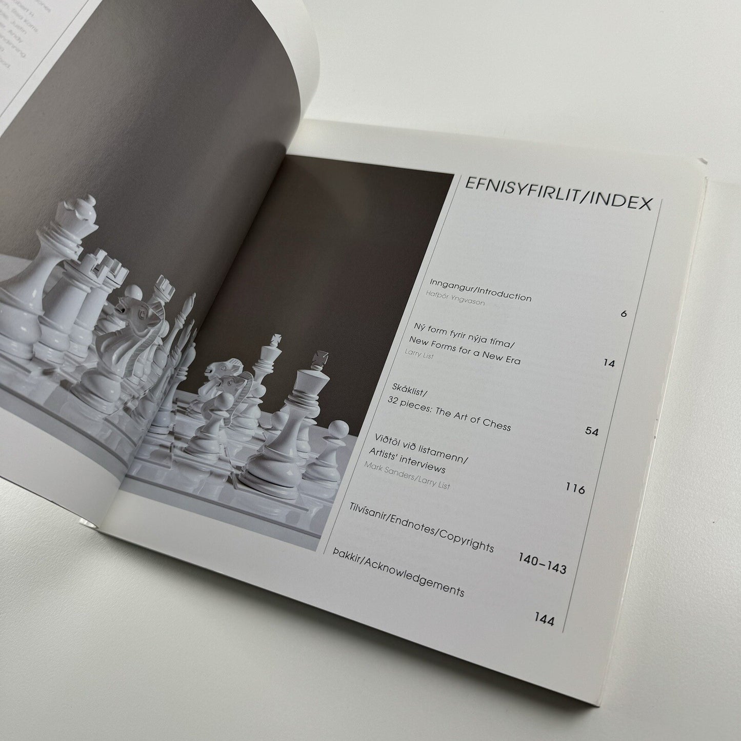 Skáklist. 32 Pieces: The Art of Chess | Reykjavik Art Museum catalogue, 2009