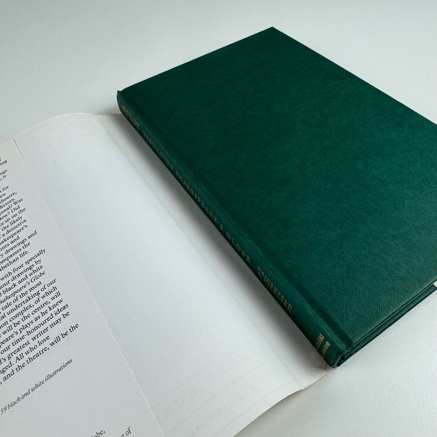 Rebuilding Shakespeare’s Globe by Andrew Gurr and John Orrell 1989