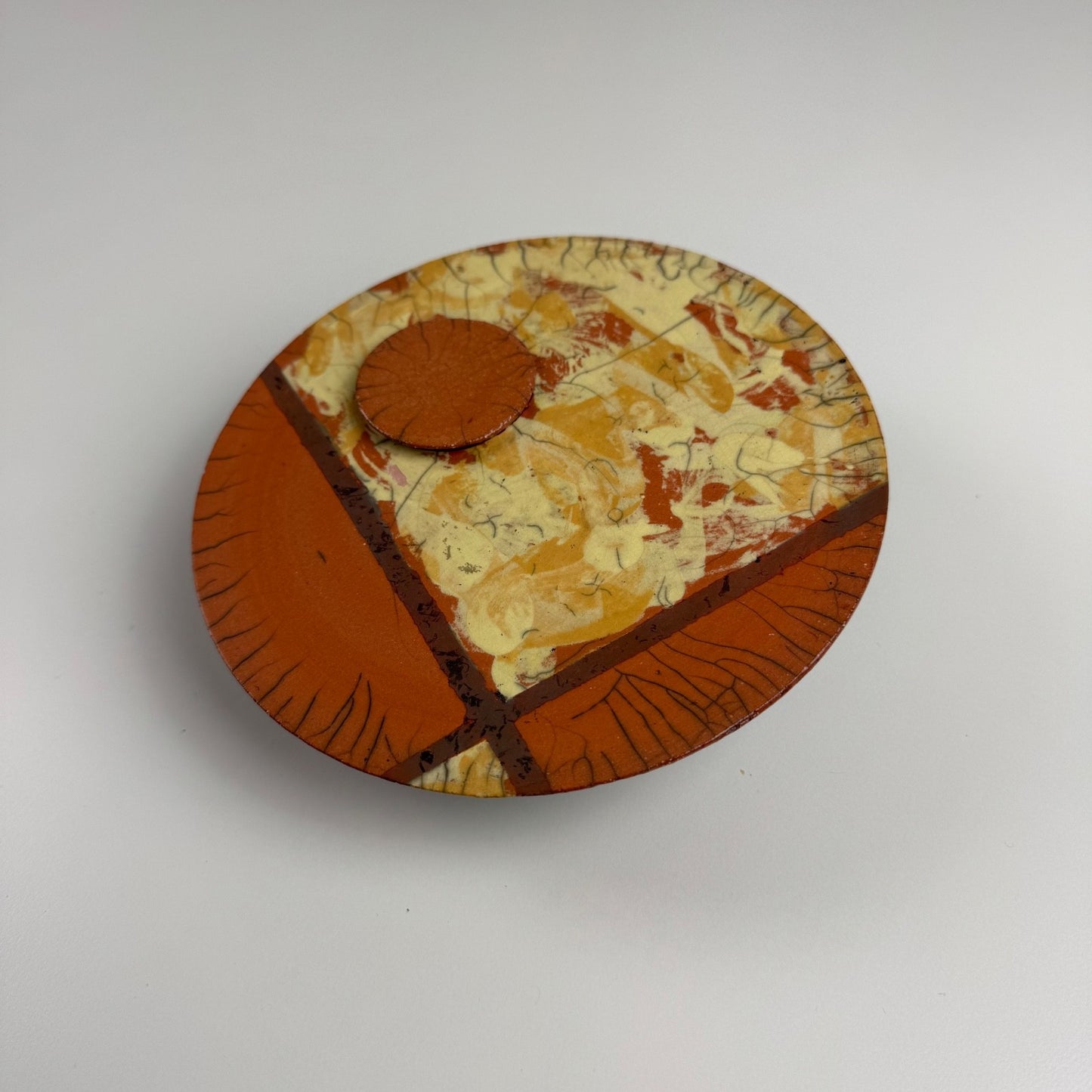 Ceramic vessel by artists and studio ceramicist Ellen Rijsdorp | Kruithuis Keramiek Netherlandish, c.1990