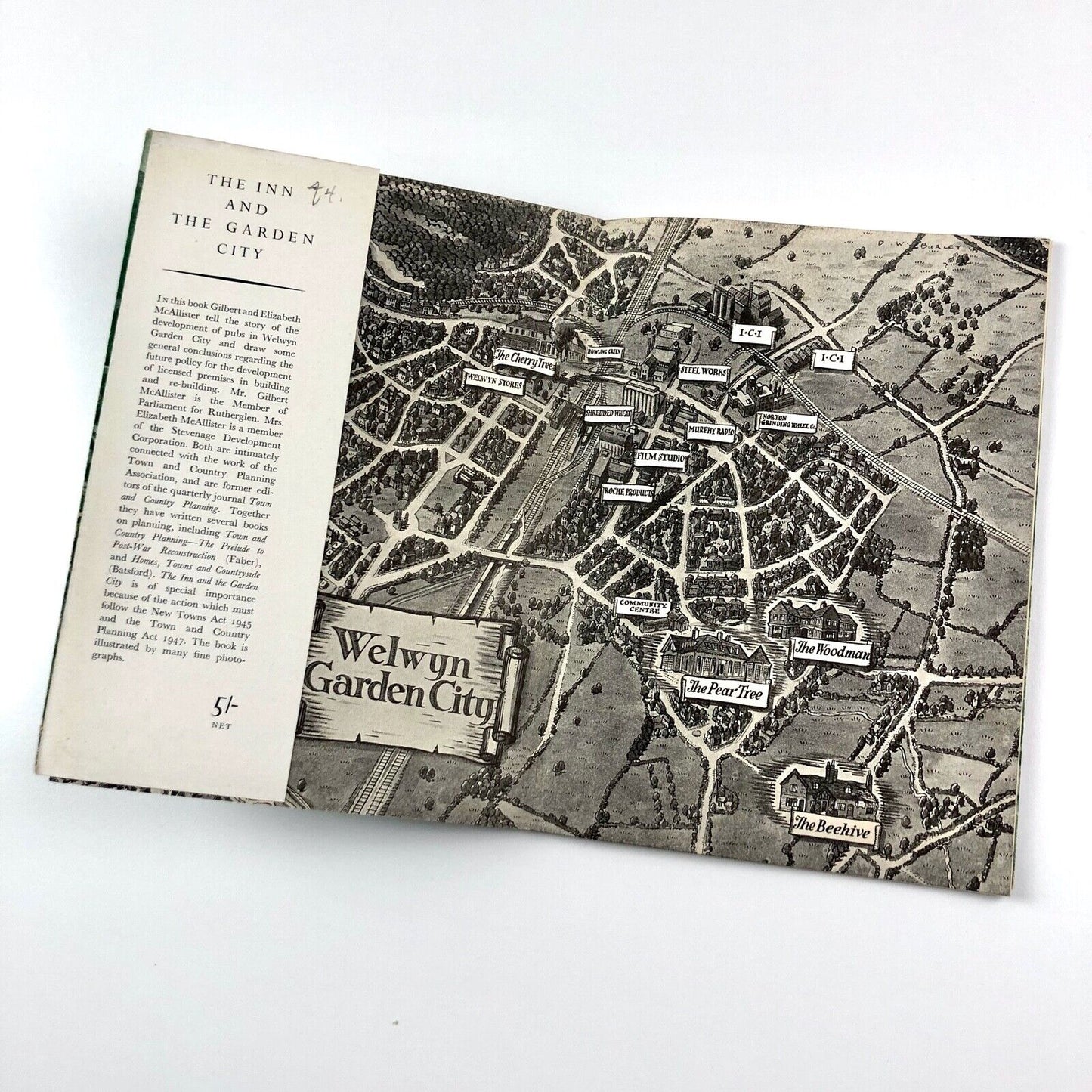 The Inn and the Garden City | Elizabeth & Gilbert McAllister | B T Batsford, 1948