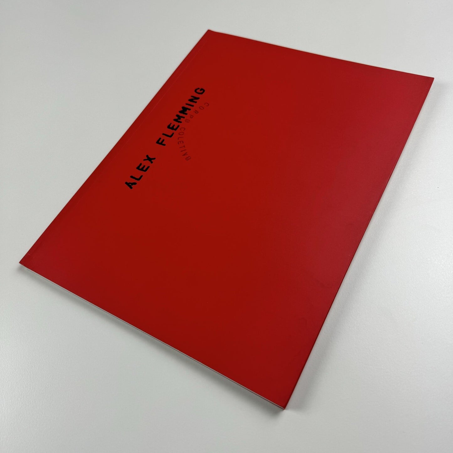 Alex Flemming | Corpo Coletivo | Centro Cultural, Banco de Brasil 2001 catalogue