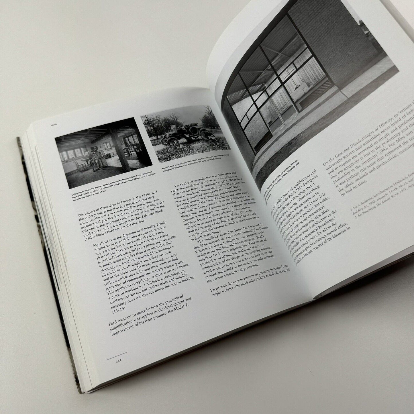Words and Buildings. A Vocabulary of Modern Architecture by Adrian Forty | Thames & Hudson, 2012