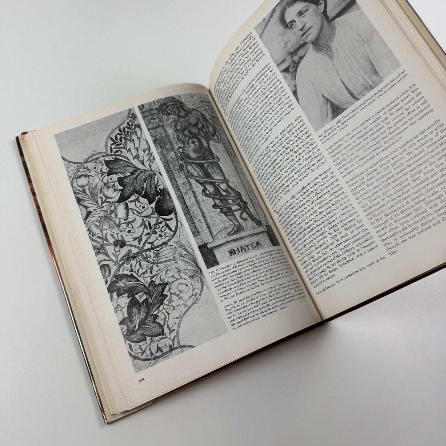 Angel in the Studio. Women in the Arts and Crafts Movement by Anthea Callen 1979
