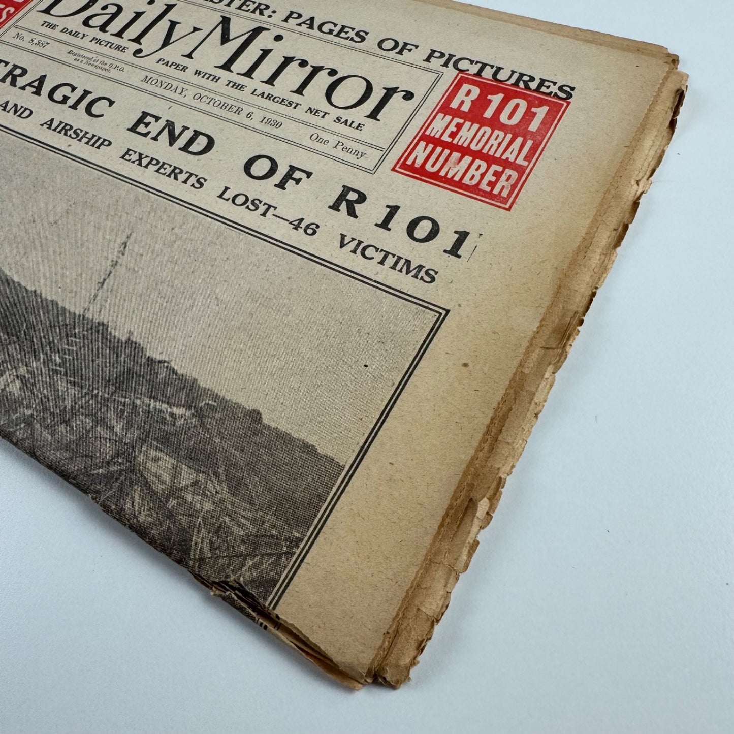 Daily Mirror R101 Memorial Number. Great Airship Disaster 6 October 1930 No. 8387