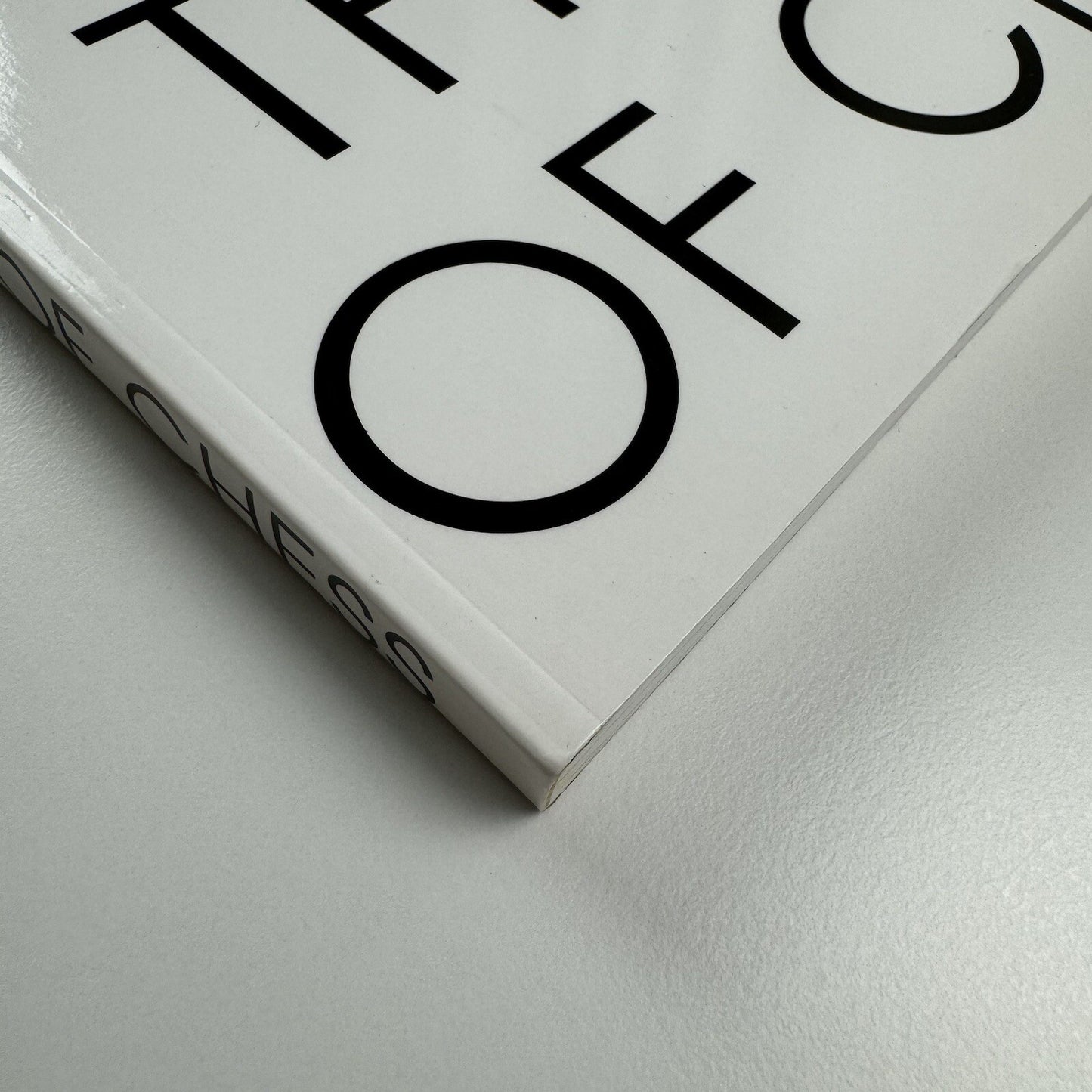 Skáklist. 32 Pieces: The Art of Chess | Reykjavik Art Museum catalogue, 2009
