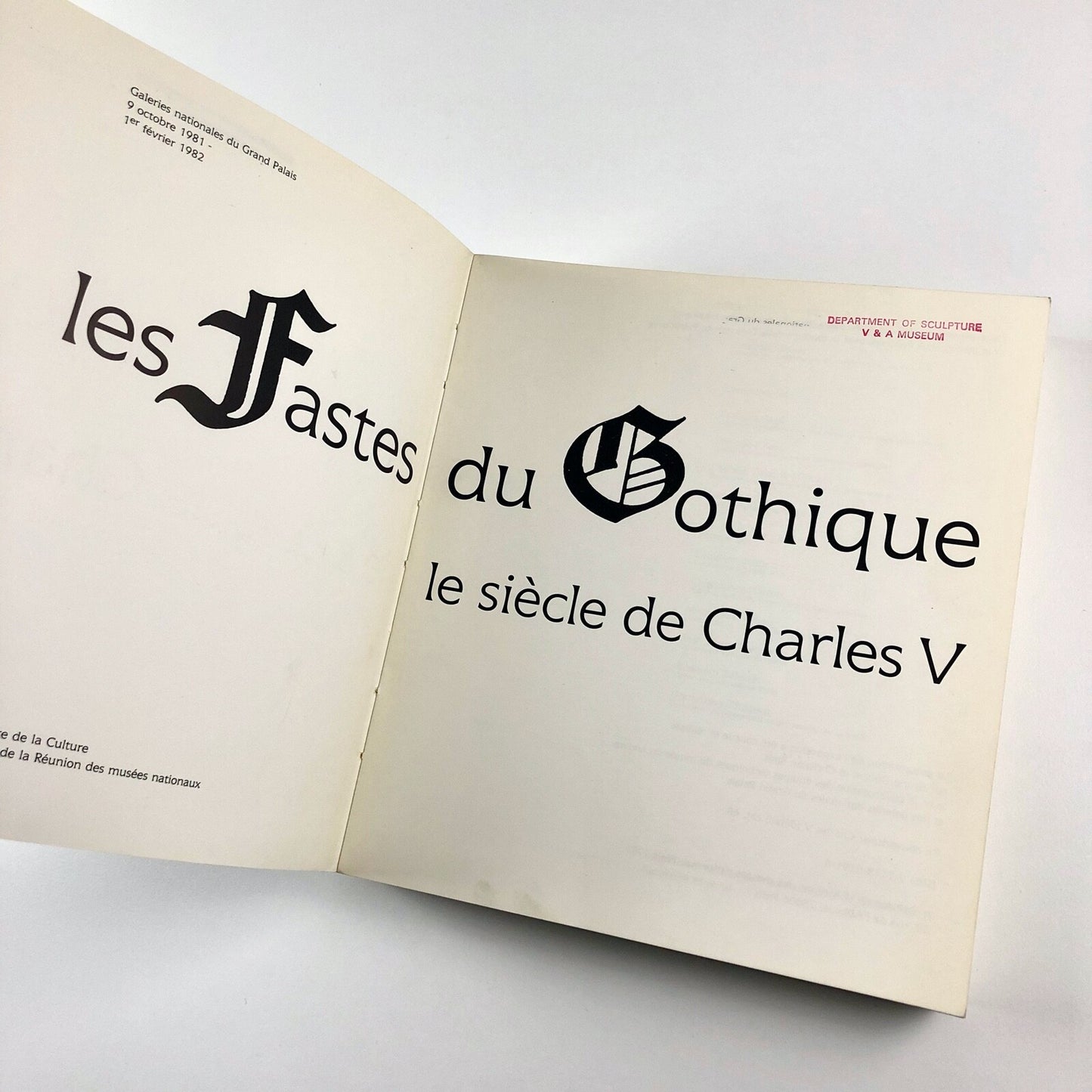 Les fastes du Gothique. Le siècle de Charles V | Paperback version, 1981