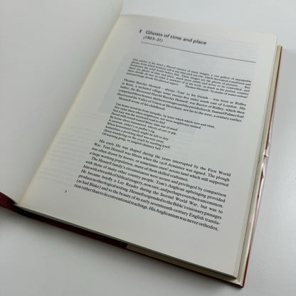 Thomas Hennell. Countryman, artist and writer by Michael MacLeod | Cambridge University Press, 1988 | Signed by the author