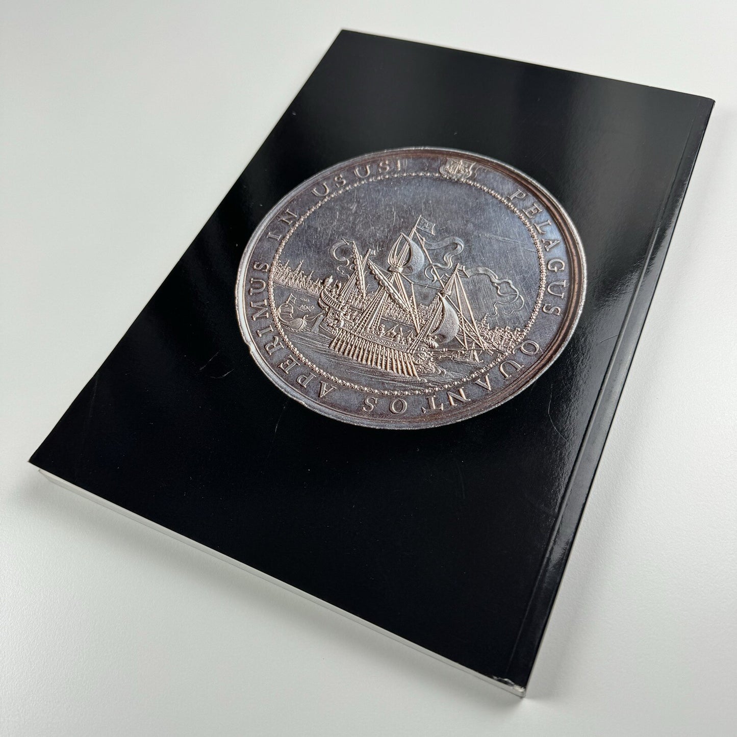 The Medal. British Art Medal Society BAMS journal. Issue No. 33, Autumn 1998
