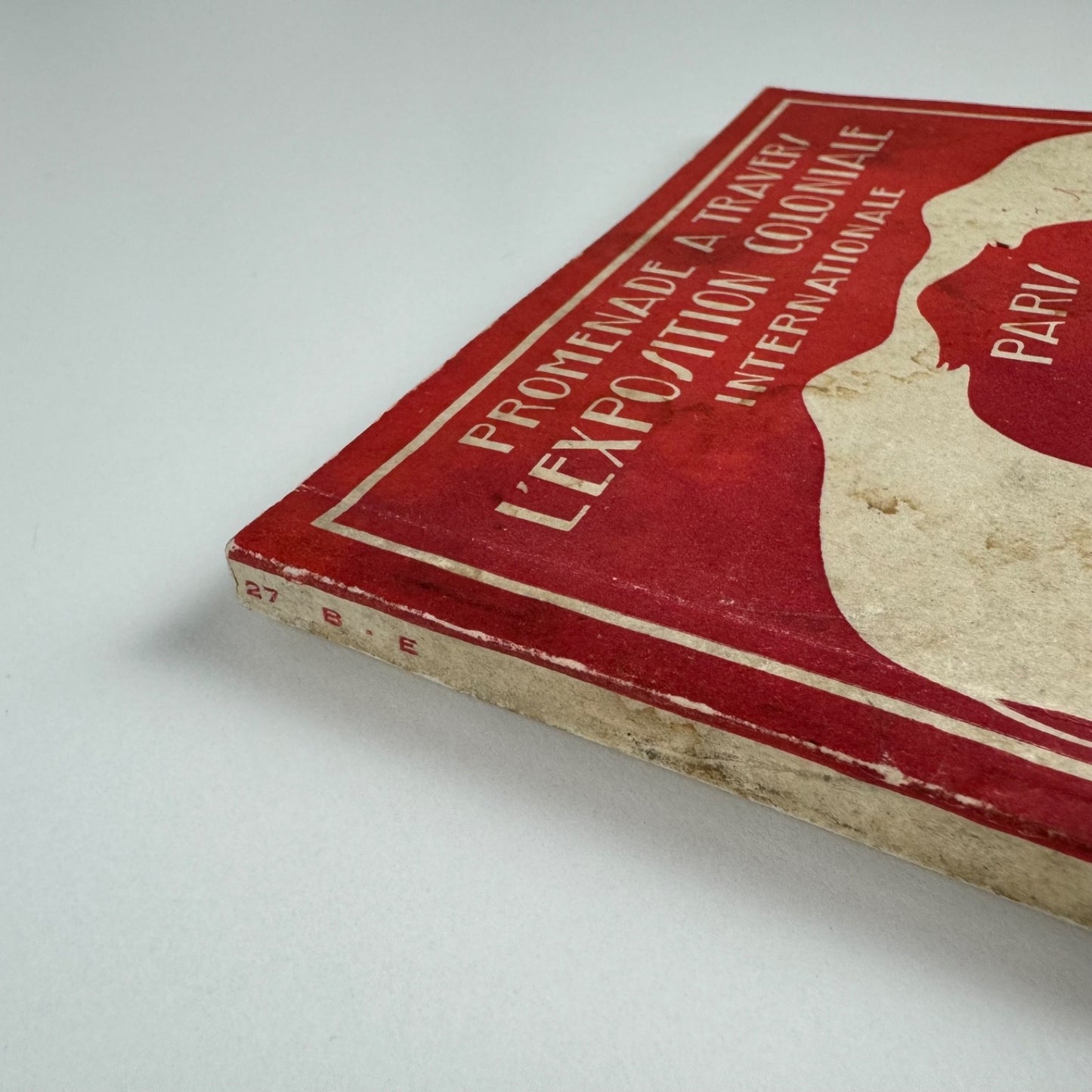 Souvenir 24 postcards. Exposition Coloniale Internationale, Paris, 1931 Promenade a Travers