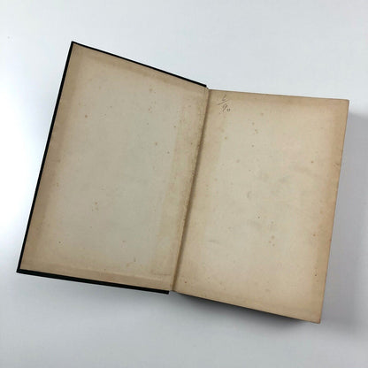 Handbook of Window Display, William Nelson Taft | 1st Edition 2nd Impression, McGraw-Hill Book Company, New York, 1926