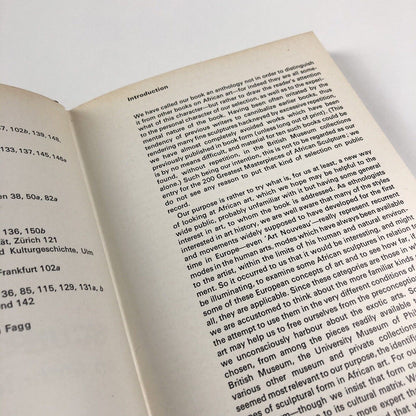 African sculpture. An anthology by William Fagg and Margaret Plass | Dutton Vista Picturebook, 1964
