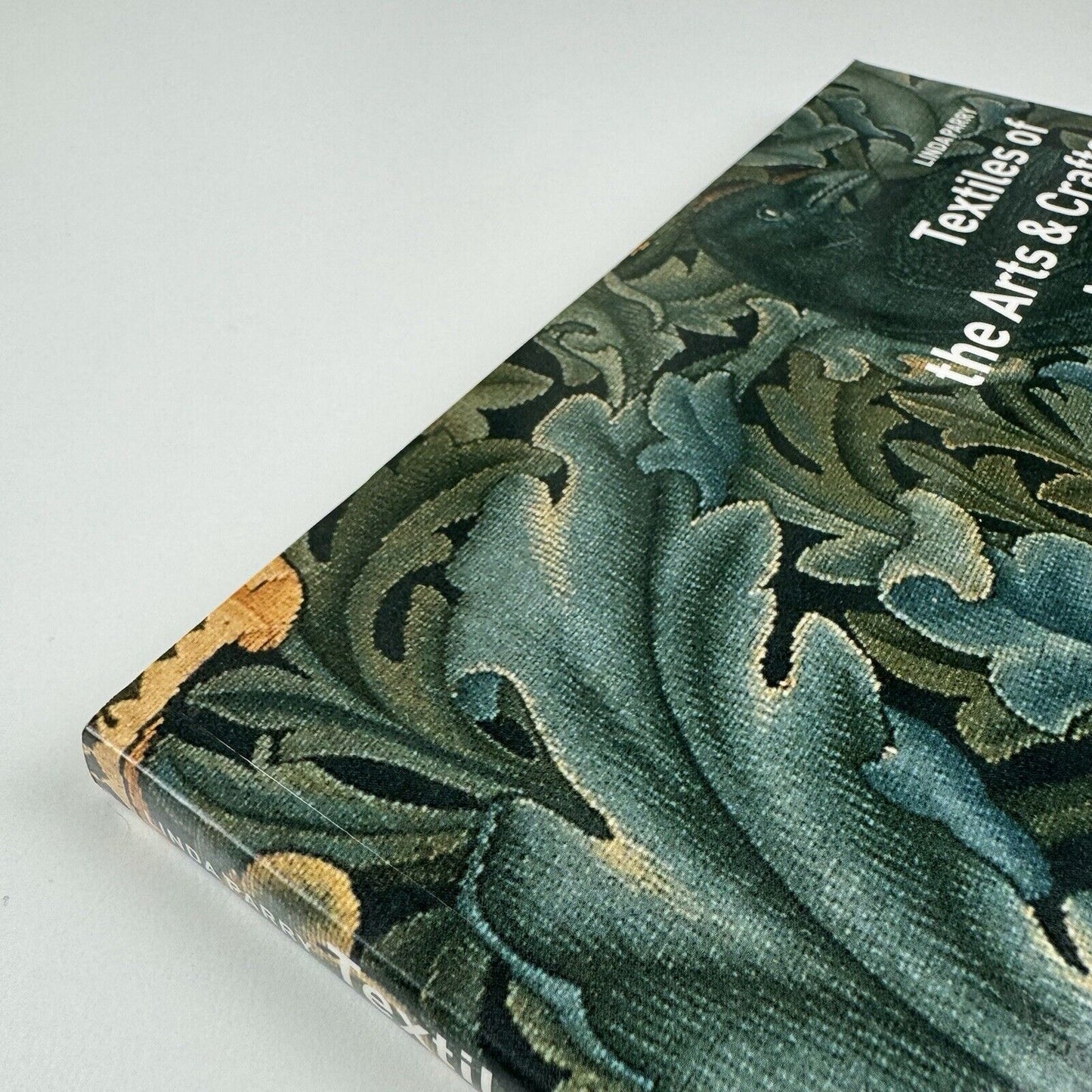 Textiles of the Arts & Crafts Movement by Linda Parry | Thames & Hudson, 2005 new edition