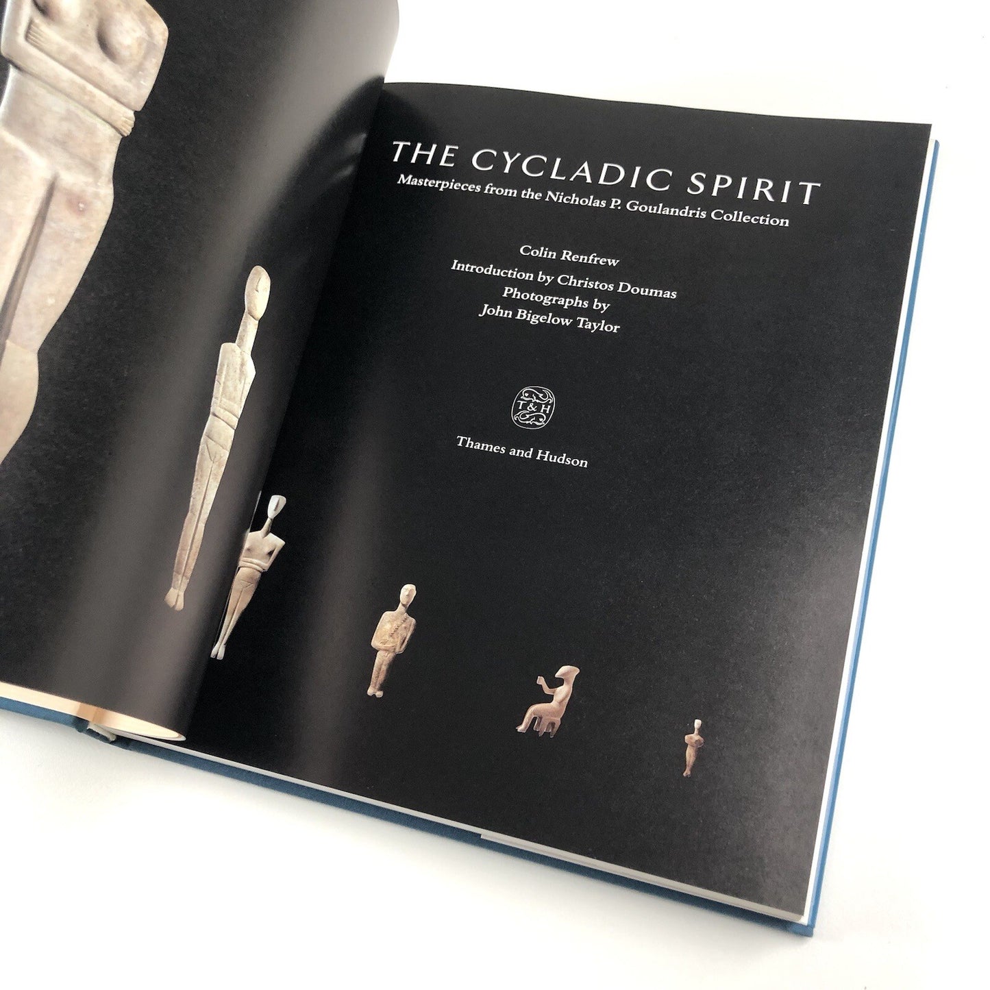 The Cycladic Spirit by Colin Renfrew | Nicholas P. Goulandris Collection 1991