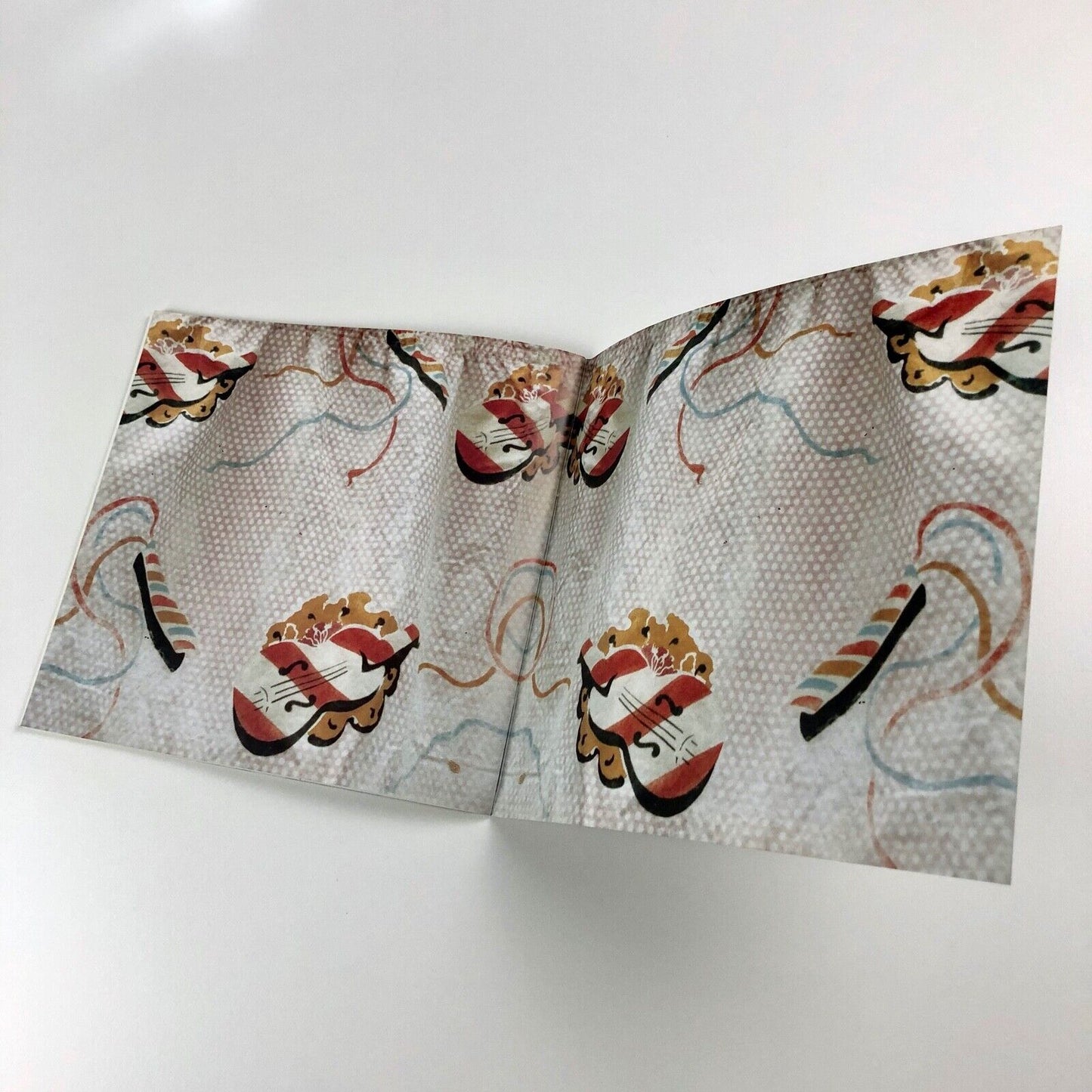 A Vital Simplicity. Four generations of the Nicholson Family | introduction by Frances Spalding | Caroline Wiseman, 2004