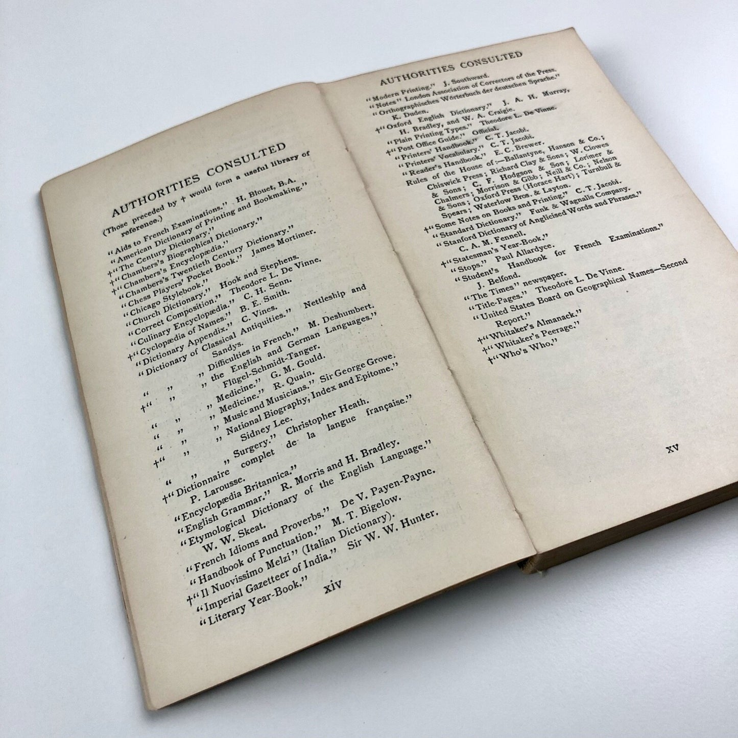 Authors' and Printers' Dictionary by F. Howard Collins | Henry Frowde, 1909