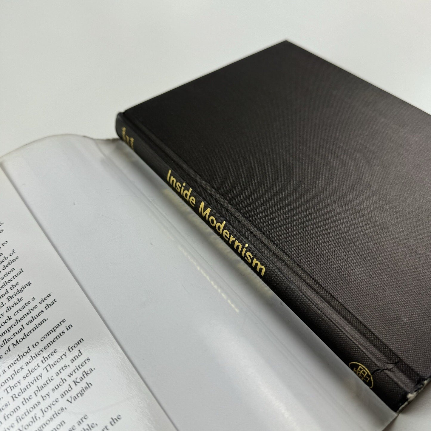 Inside Modernism – Realtivity Theory, Cubism, Narrative | Thomas Vargish and Delo Mook | Yale University Press, New Haven and London, 1999