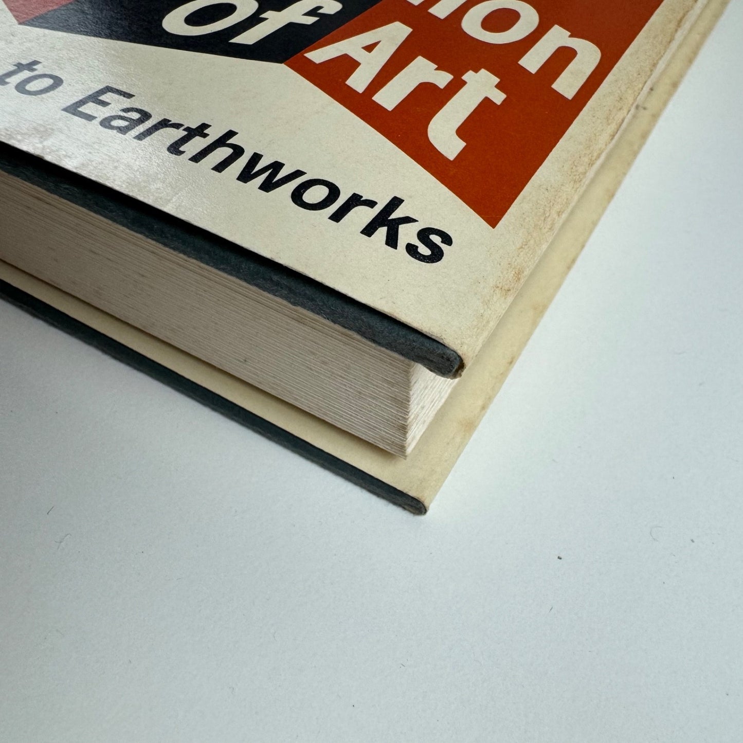 The De-definition of Art. Action Art to Pop to Earthworks by Harold Rosenberg | Secker & Warburg, 1972