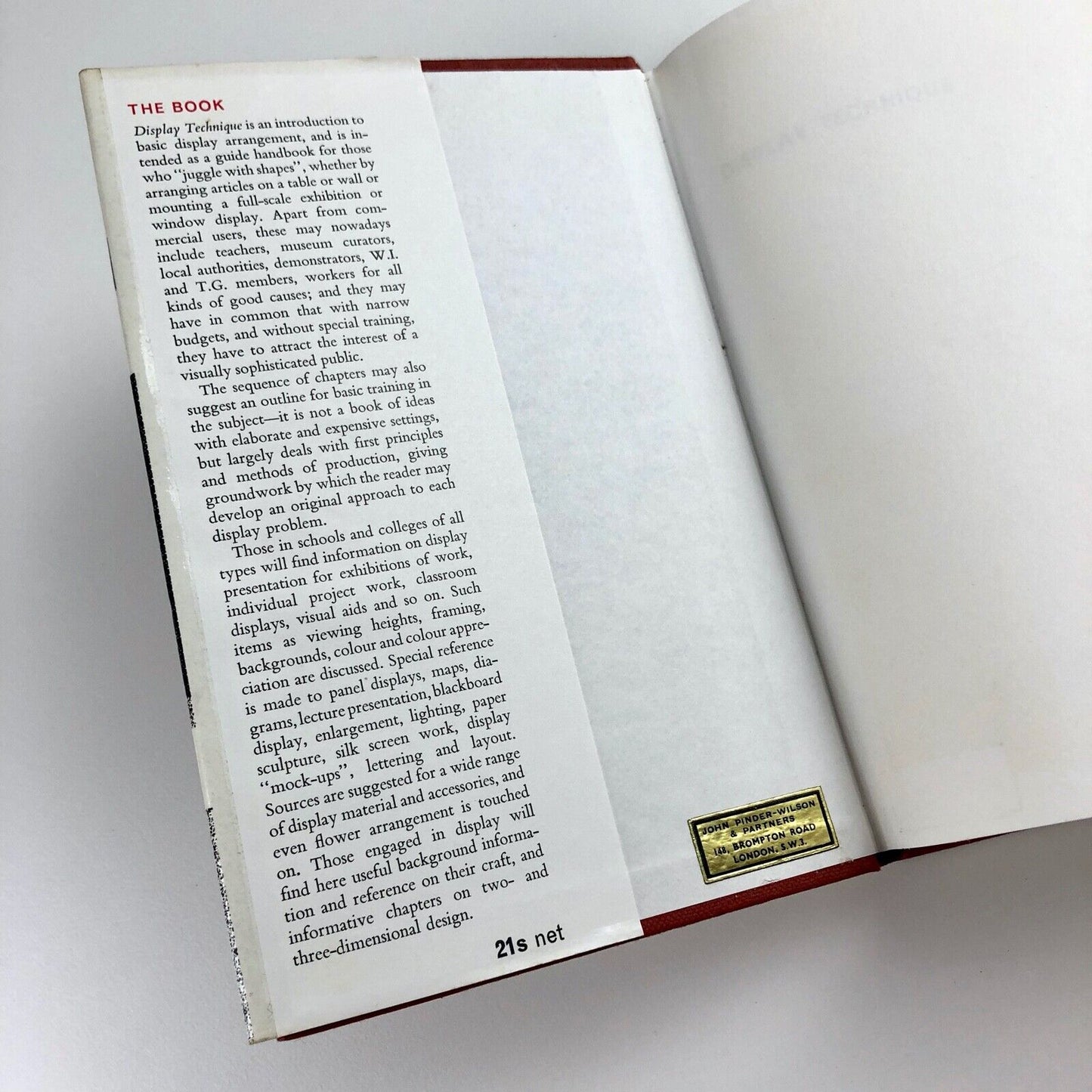 Display Technique by H. C. Muscutt | Mills & Boon Limited, 1963