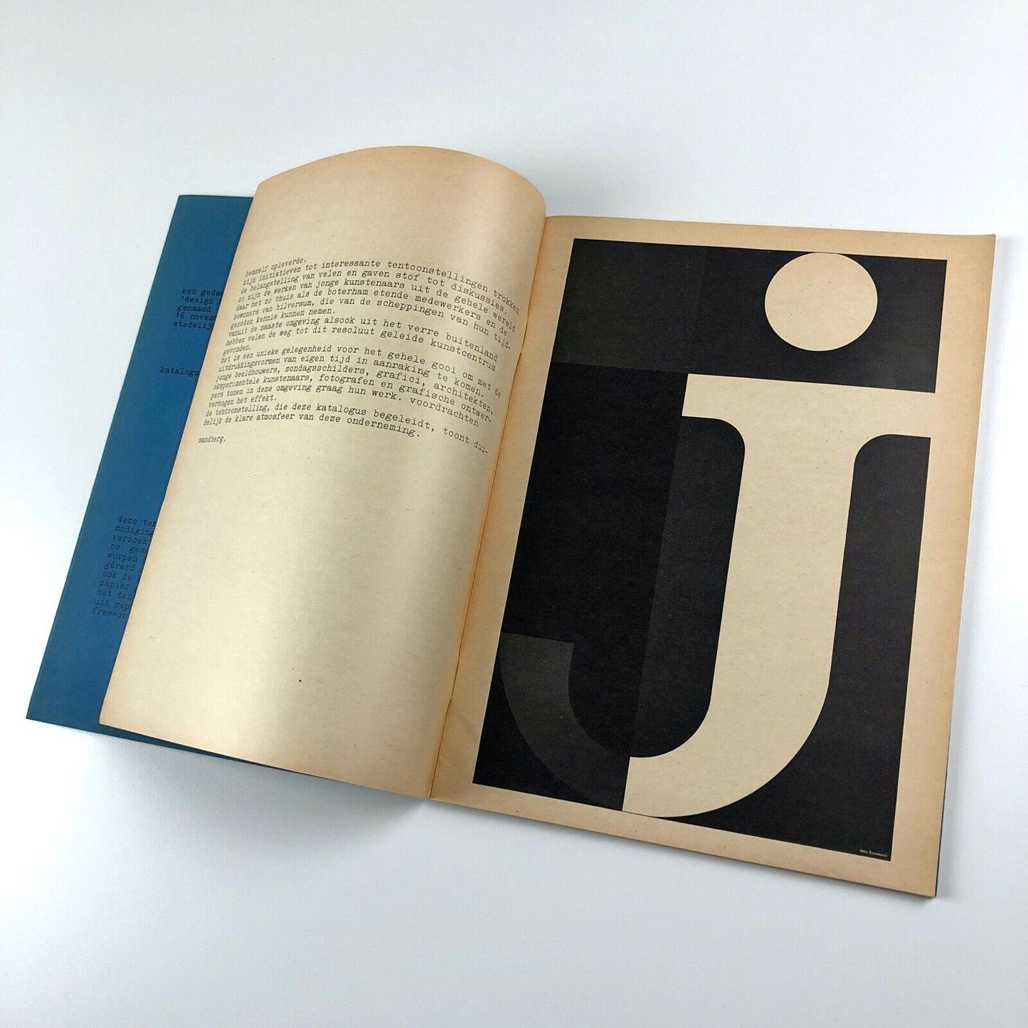 Een Gedeelte van de Tentoonstelling | Stedelijk Museum catalogue no. 321, 1962