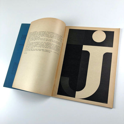 Een Gedeelte van de Tentoonstelling | Stedelijk Museum catalogue no. 321, 1962