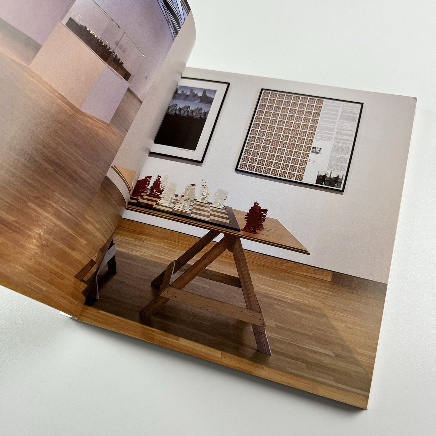 Skáklist. 32 Pieces: The Art of Chess | Reykjavik Art Museum catalogue, 2009
