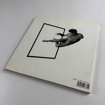 Breaking Bounds. The Dance Photography of Lois Greenfield by William A. Ewing | Thames & Hudson, 1992