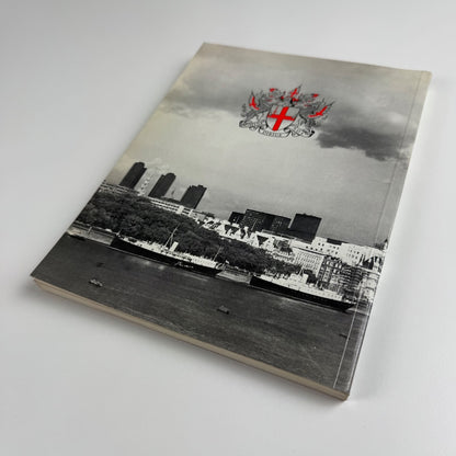 The City of London. The official guide. undated 1970/80s + Guildhall leaflet