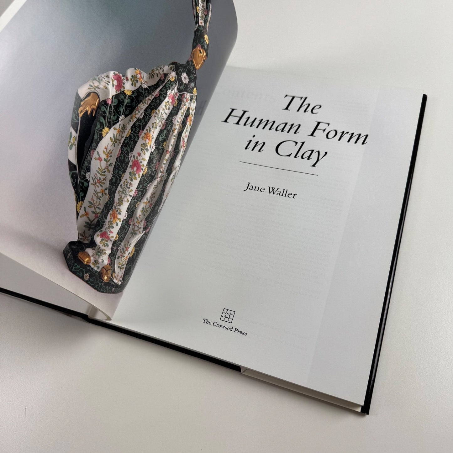 The Human Form in Clay by Jane Waller | Crowood, 2001
