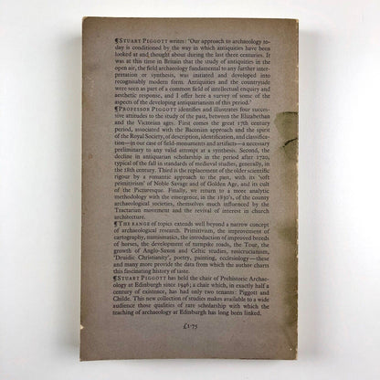 Ruins in a Landscape. Essays in Antiquarianism by Stuart Piggott | University Press, Edinburgh, 1976