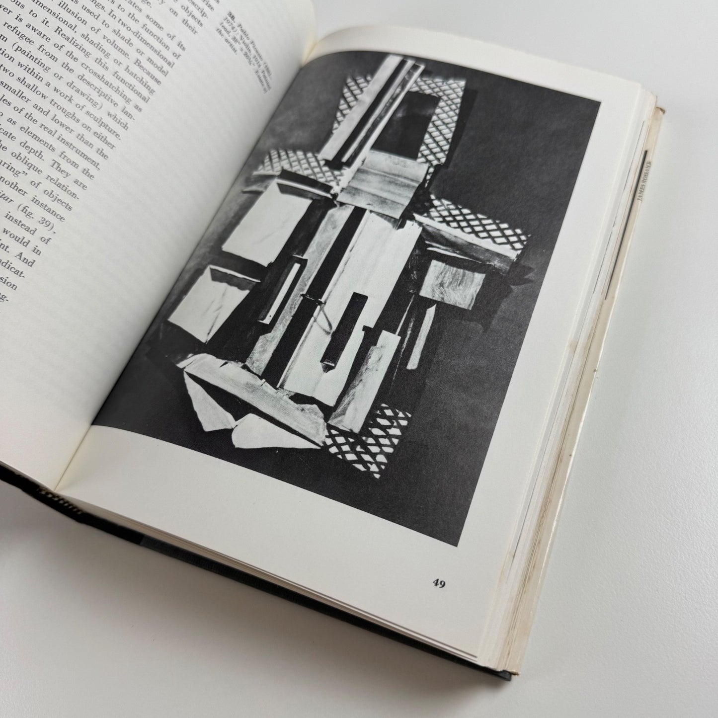 Passages in modern sculpture by Rosalind E. Krauss | Thames & Hudson, 1977