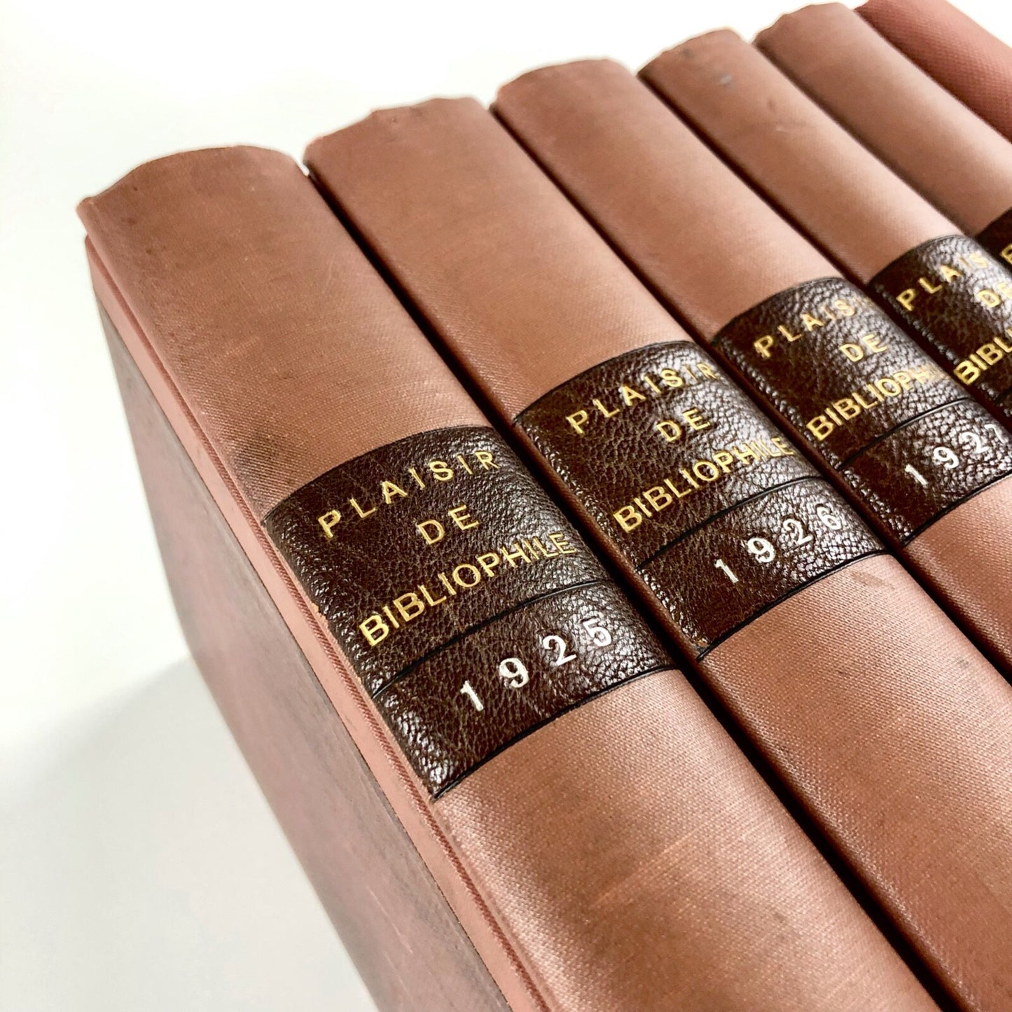 Plaisir de Bibliophile. Gazette trimestrielle des amateurs de livres modernes | 1925-1930 – 24 issues bound in six volumes