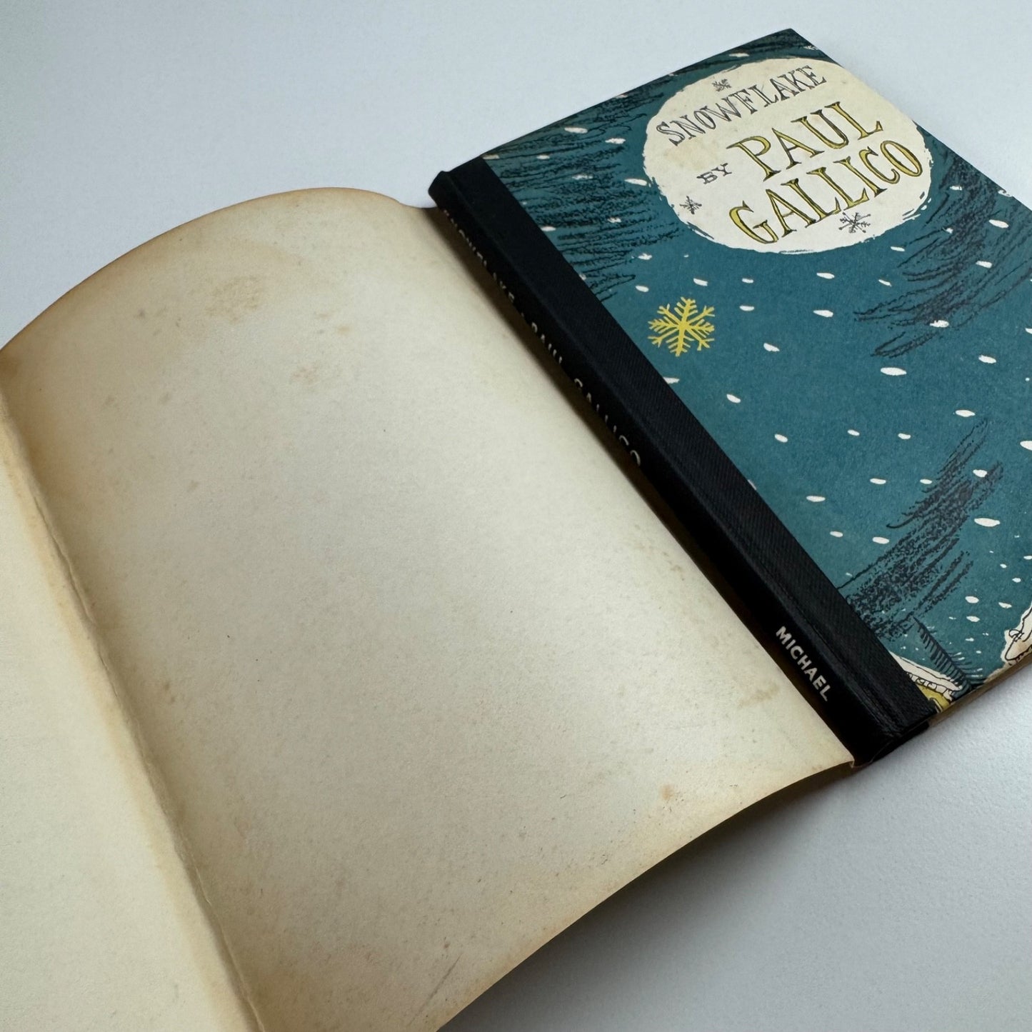 Snowflake by Paul Gallico | Michael Joseph, 1958 11th impression signed