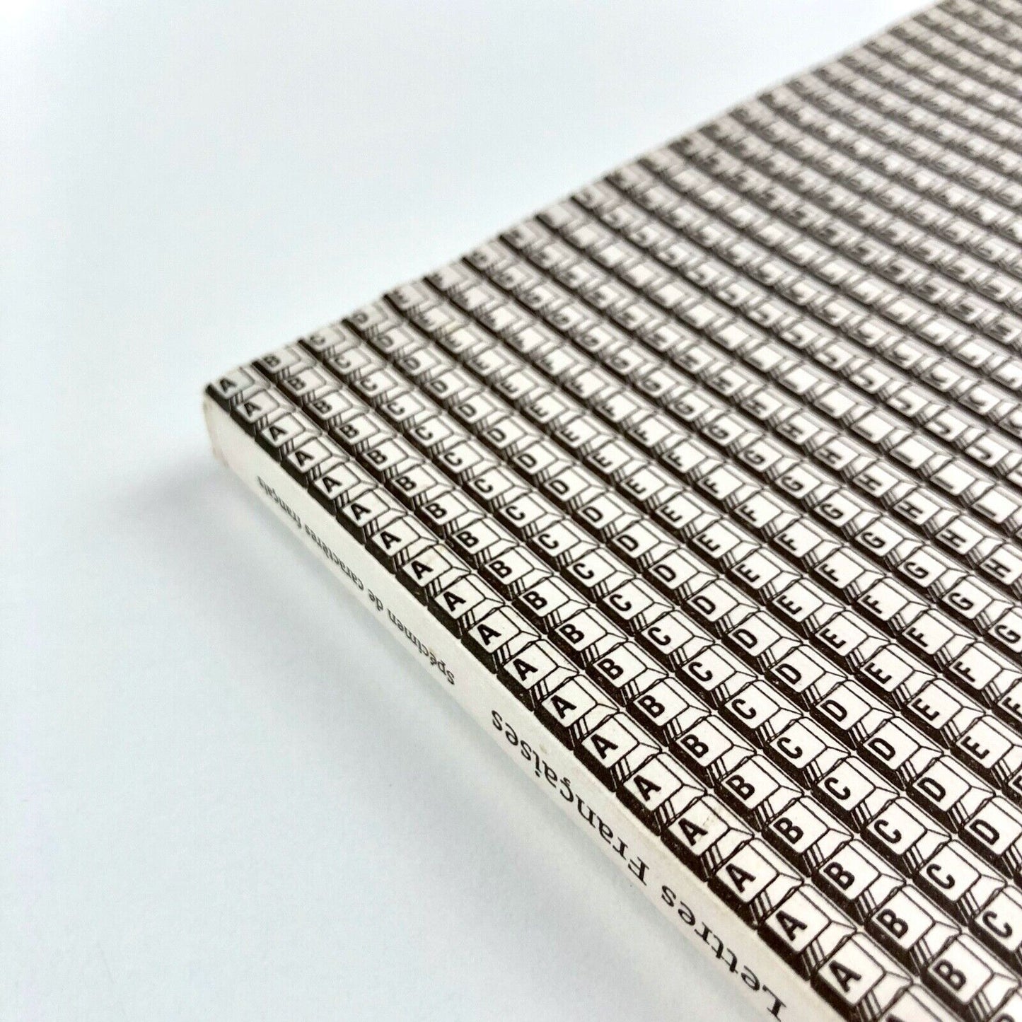 Lettres Françaises: Specimen de caractères français Jean-Francois Porchez 1998