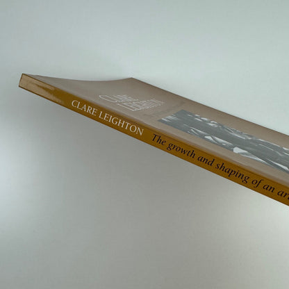 Clare Leighton. The growth and shaping of an artist-writer forward by Simon Brett | privately printed by the Estate of Clare Leighton, 2009