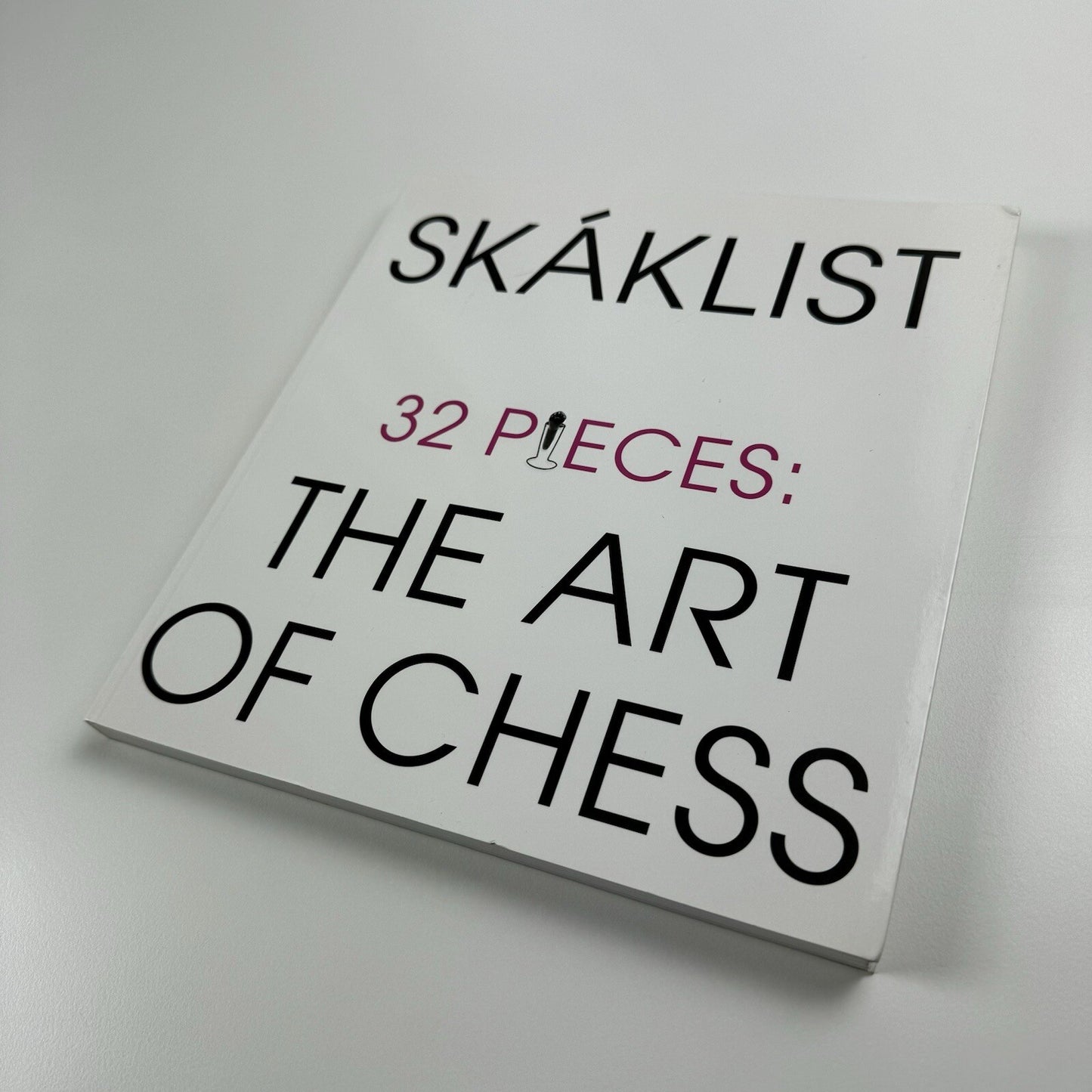 Skáklist. 32 Pieces: The Art of Chess | Reykjavik Art Museum catalogue, 2009