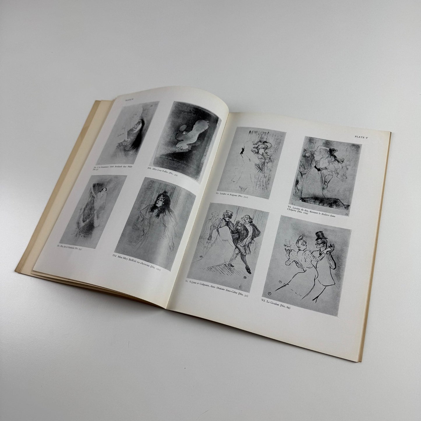 Toulouse-Lautrec collection Ludwig Charell Arts Council, 1951 | typed review by Hugo van de Perre and another press clipping