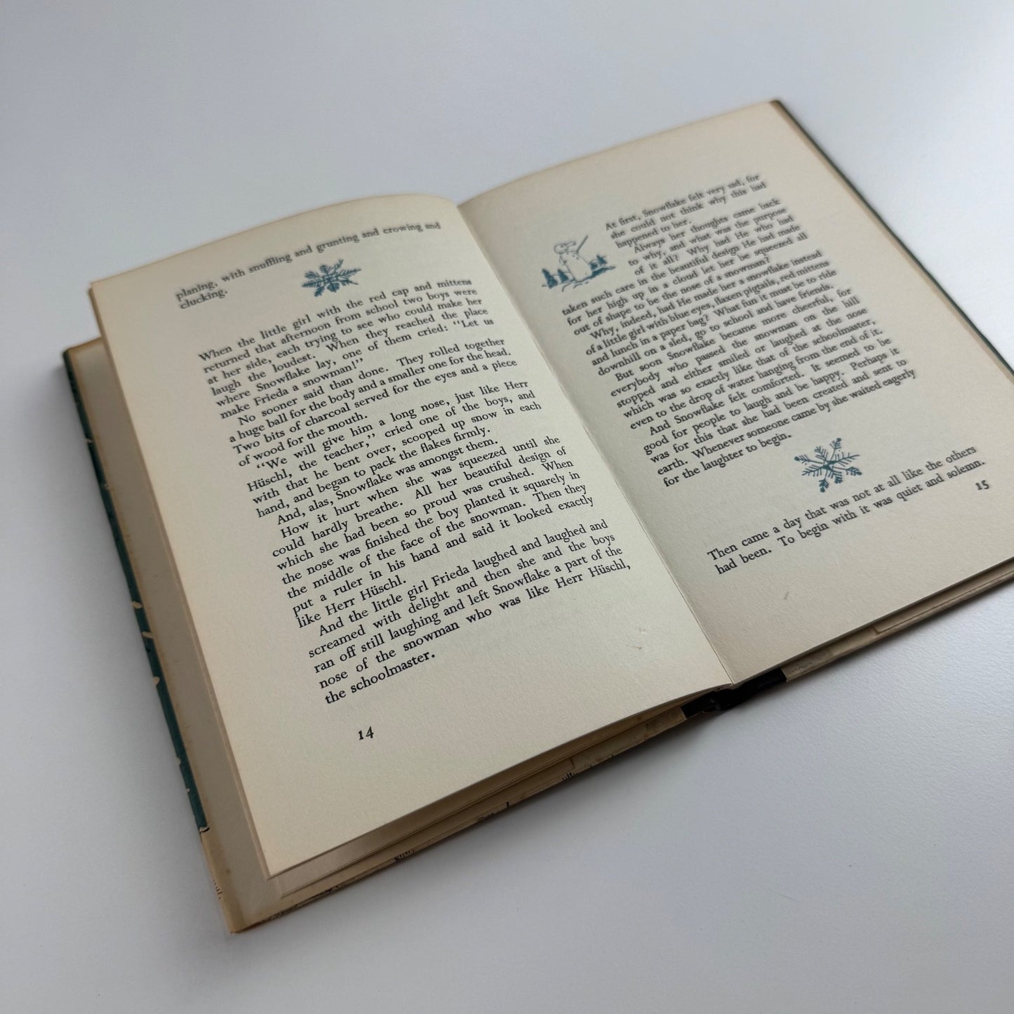 Snowflake by Paul Gallico | Michael Joseph, 1958 11th impression signed